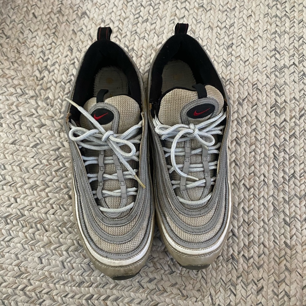 Men’s Nike sneakers